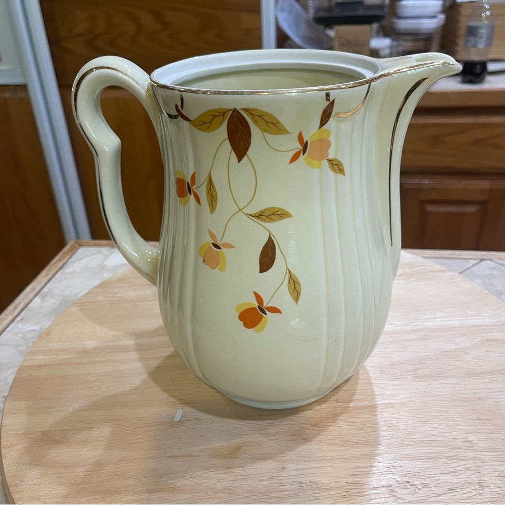 Hall's Superior Quality Kitchenware Teapot/Pitcher no lid